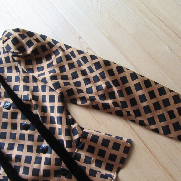 VINTAGE RICHARD WARREN SILK BLOUSE/BLACK + BROWN/TIE/BUTTONS/SIZE 8/HONG KONG! - Picture 6 of 8